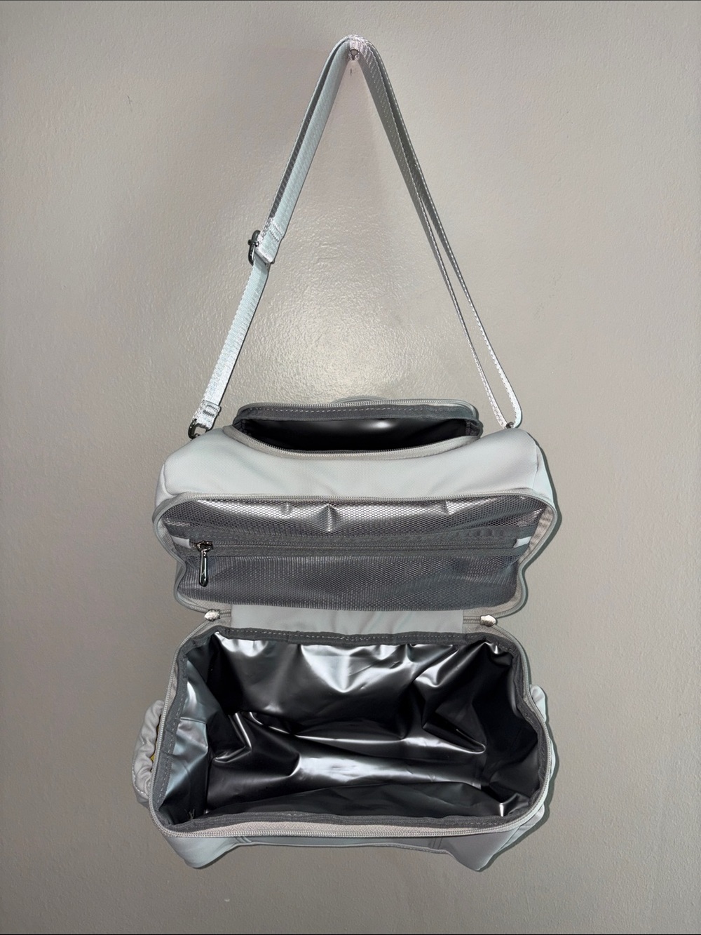 NOL - Light Gray Lunch Bag/Cooler Crossbody with Top Handle - Picture 6 of 7